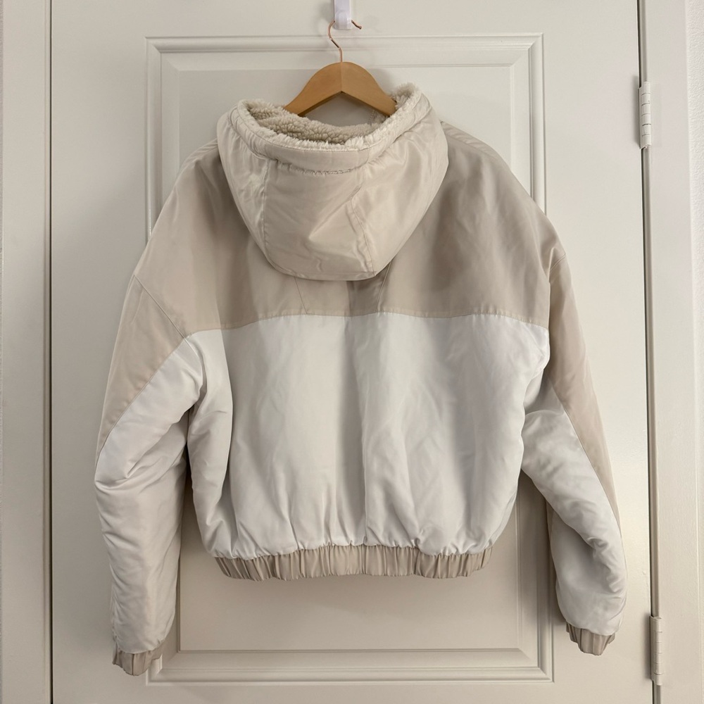 Alo Yoga Duality Sherpa Jacket XS Reversible Iconic Alo Jacket White/Bone - Picture 8 of 12